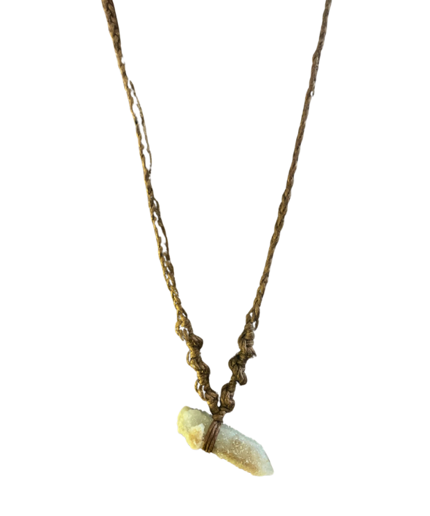 Macrame necklace