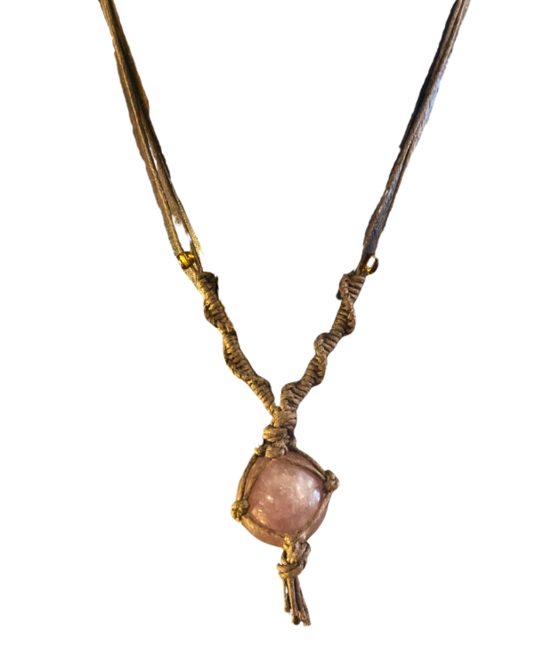 Macrame necklace